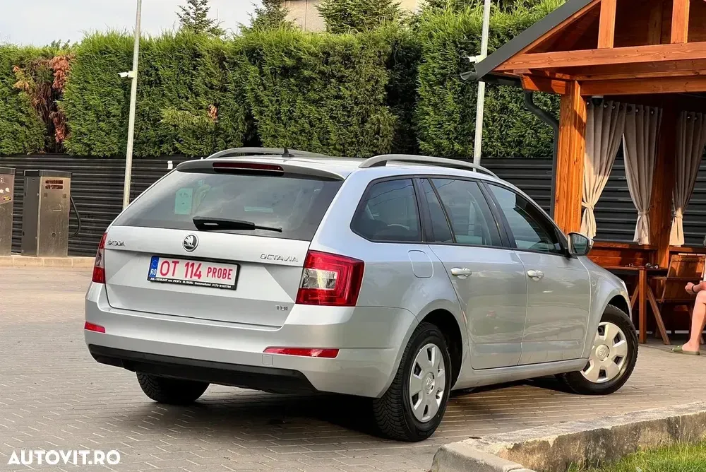 Škoda Octavia 1.6 TDI Premium Edition — imagine 4