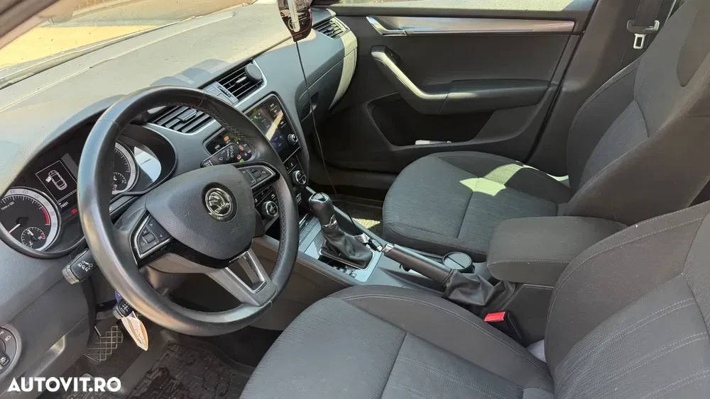Škoda Octavia 2.0 TDI DSG Style — imagine 6