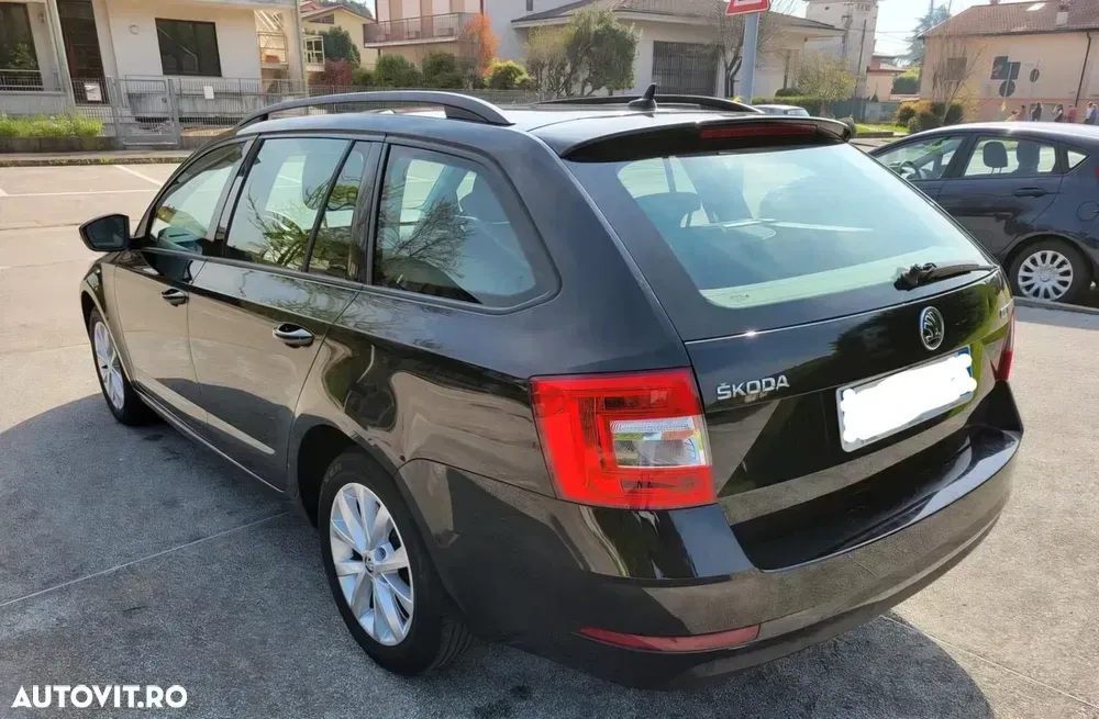 Škoda Octavia IV 2.0 TDI DSG Ambition — imagine 3