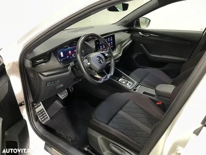 Škoda Octavia IV 2.0 TSI DSG RS