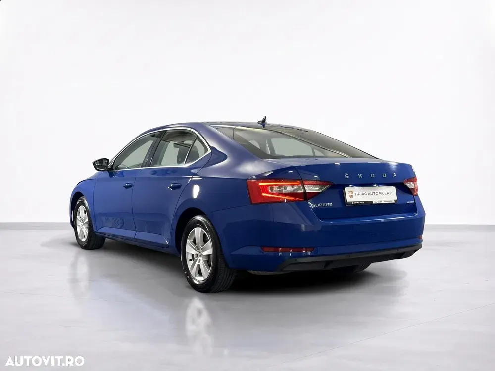 Škoda Superb — imagine 3