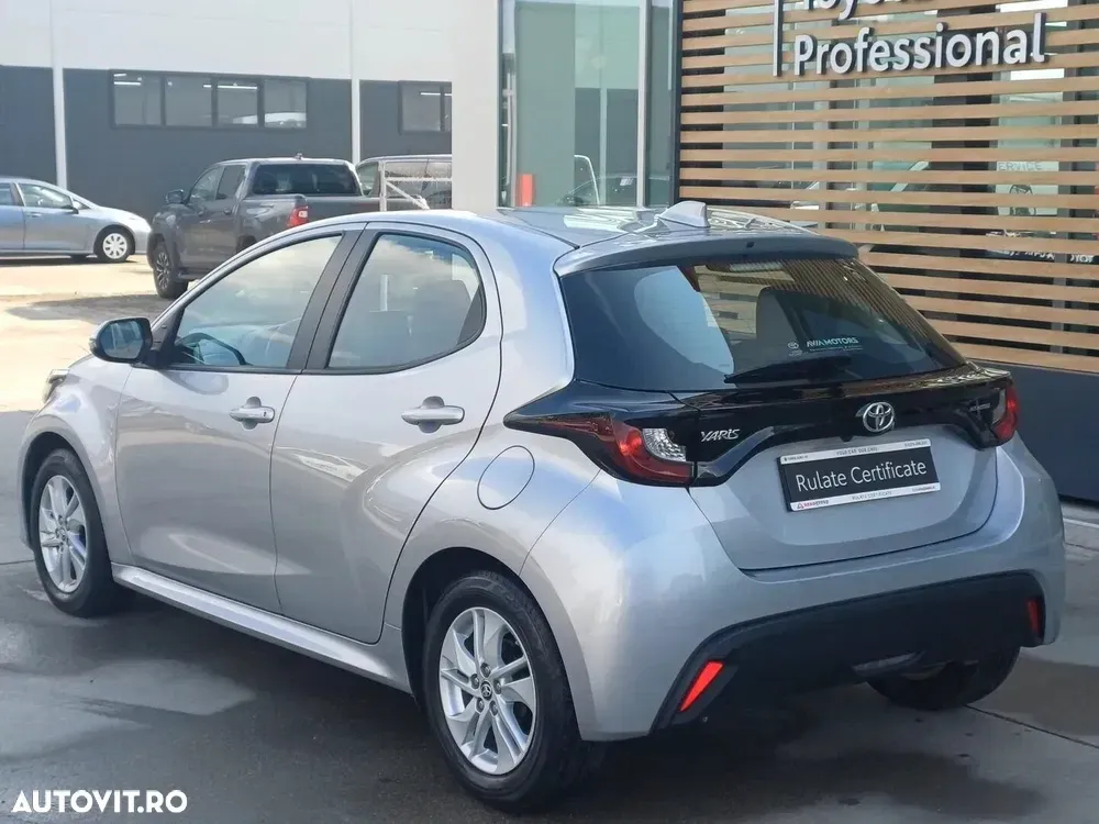 Toyota Yaris 1.5 MT Dynamic — imagine 5