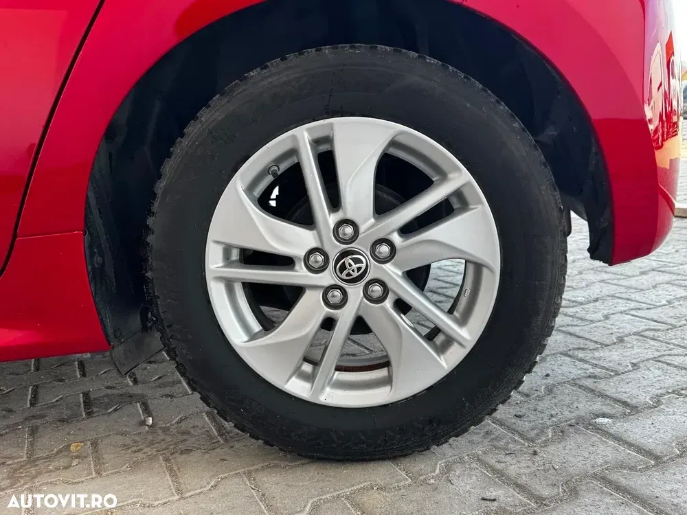 Toyota Yaris 1.5 L Dynamic — imagine 5