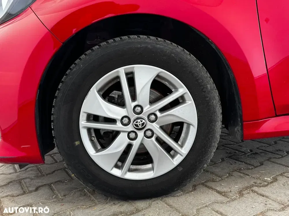 Toyota Yaris 1.5 L Dynamic — imagine 6