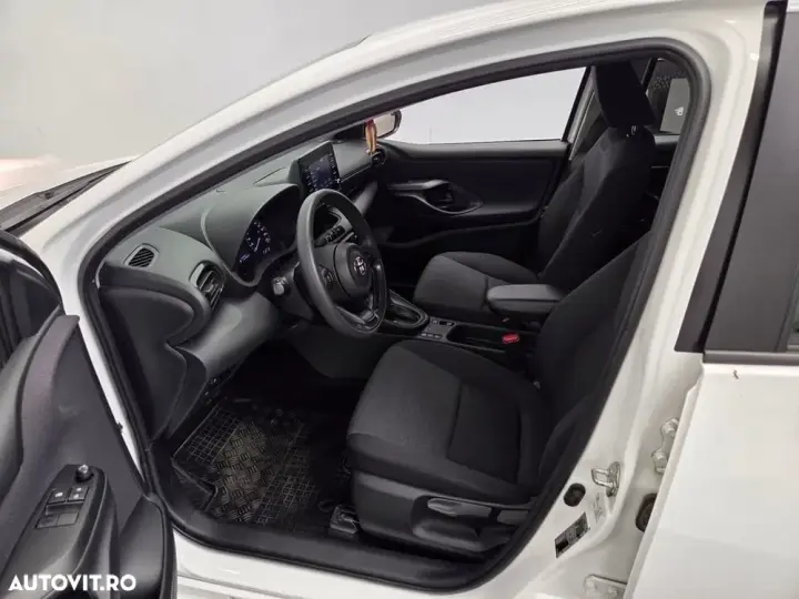 Toyota Yaris 1.5 VVT-i HSD Exclusive Style