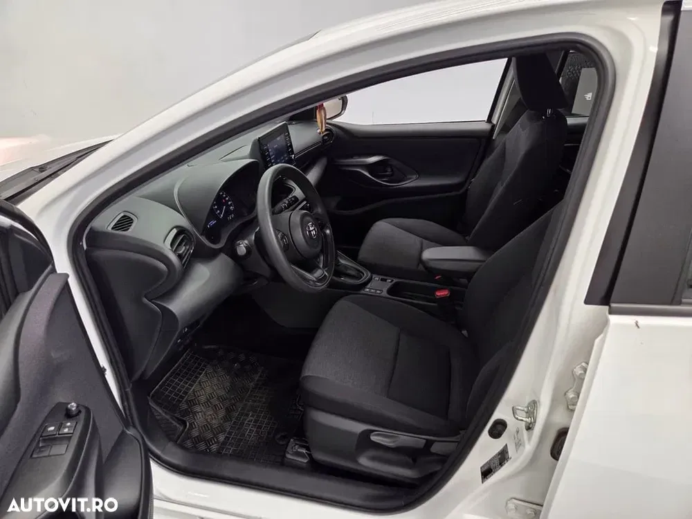Toyota Yaris 1.5 VVT-i HSD Exclusive Style — imagine 6