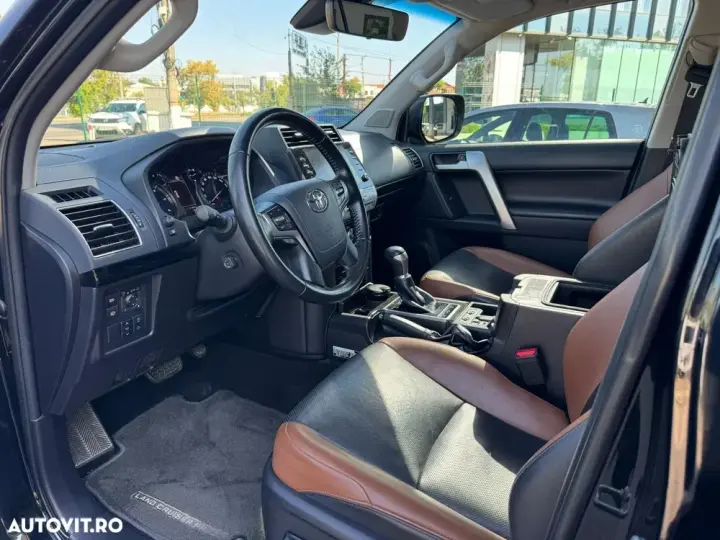 Toyota Land Cruiser 2.8l D-4D 204 CP A/T 7 locuri Luxury AVS Brown