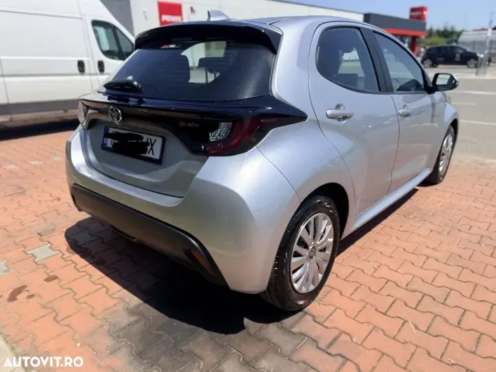 Toyota Yaris 1.5 VVT-i HSD Active