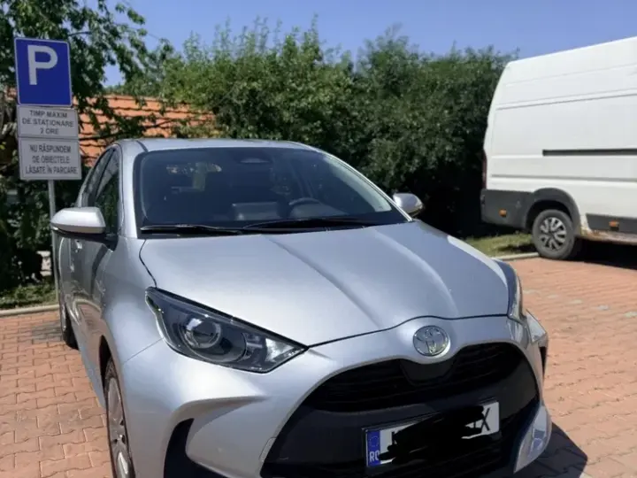 Toyota Yaris 1.5 VVT-i HSD Active