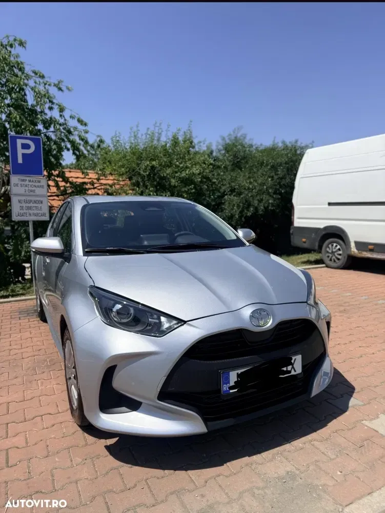 Toyota Yaris 1.5 VVT-i HSD Active — imagine 2