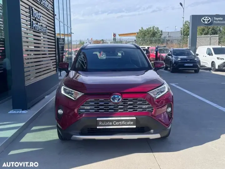 Toyota RAV4 V