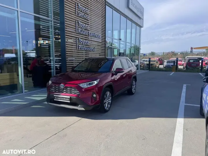 Toyota RAV4 V