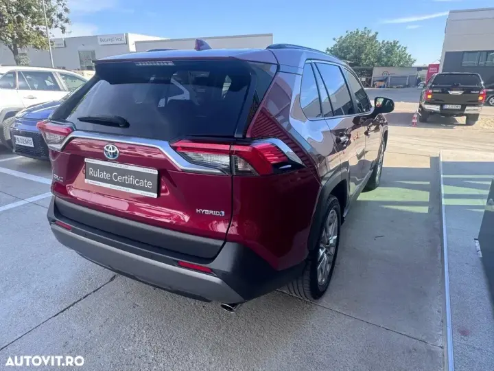 Toyota RAV4 V