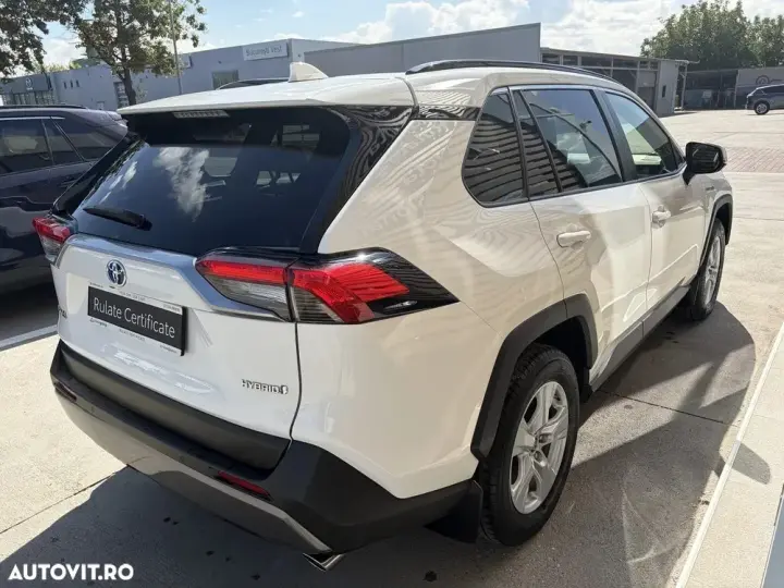 Toyota RAV4 V