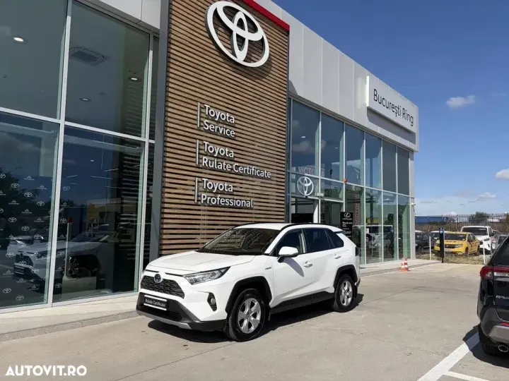 Toyota RAV4 V