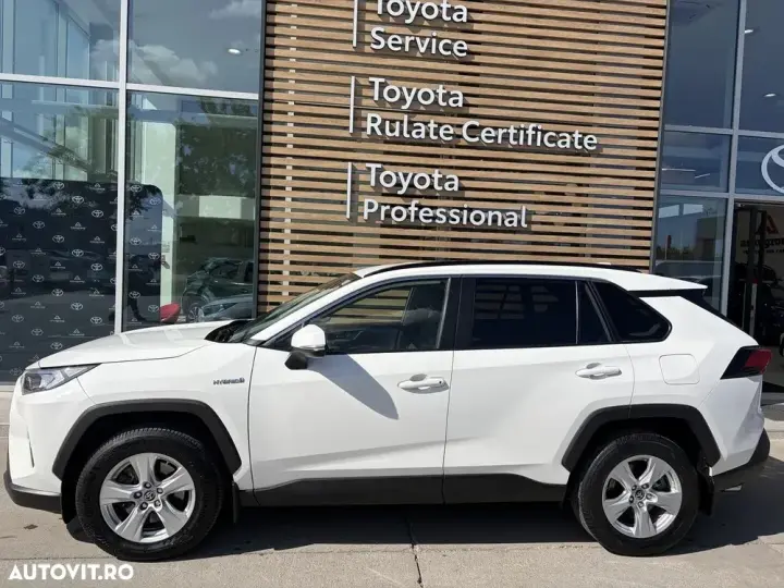 Toyota RAV4 V
