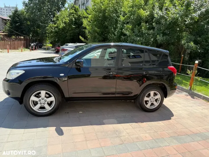 Toyota RAV4 III 2.2 D-4D Executive