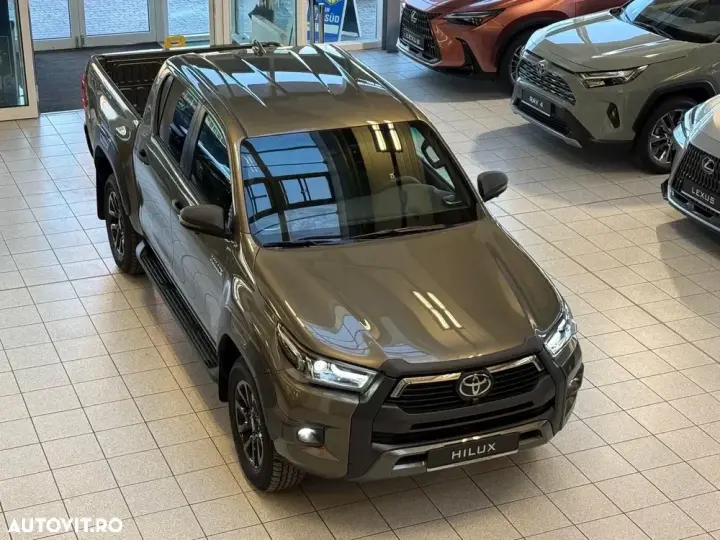Toyota Hilux VIII 2.8D 204CP 4x4 Double Cab AT Invincible
