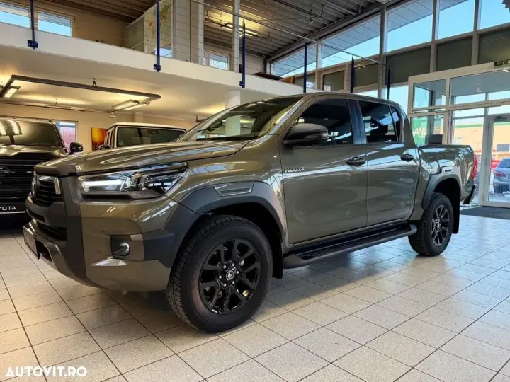 Toyota Hilux VIII 2.8D 204CP 4x4 Double Cab AT Invincible