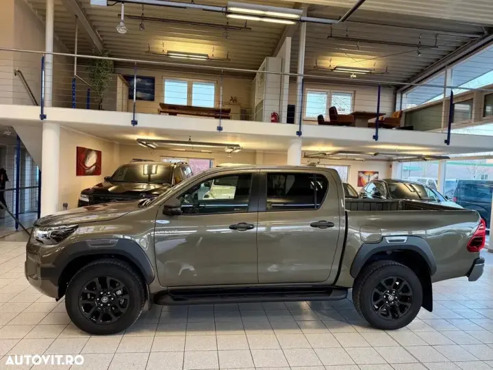 Toyota Hilux VIII 2.8D 204CP 4x4 Double Cab AT Invincible