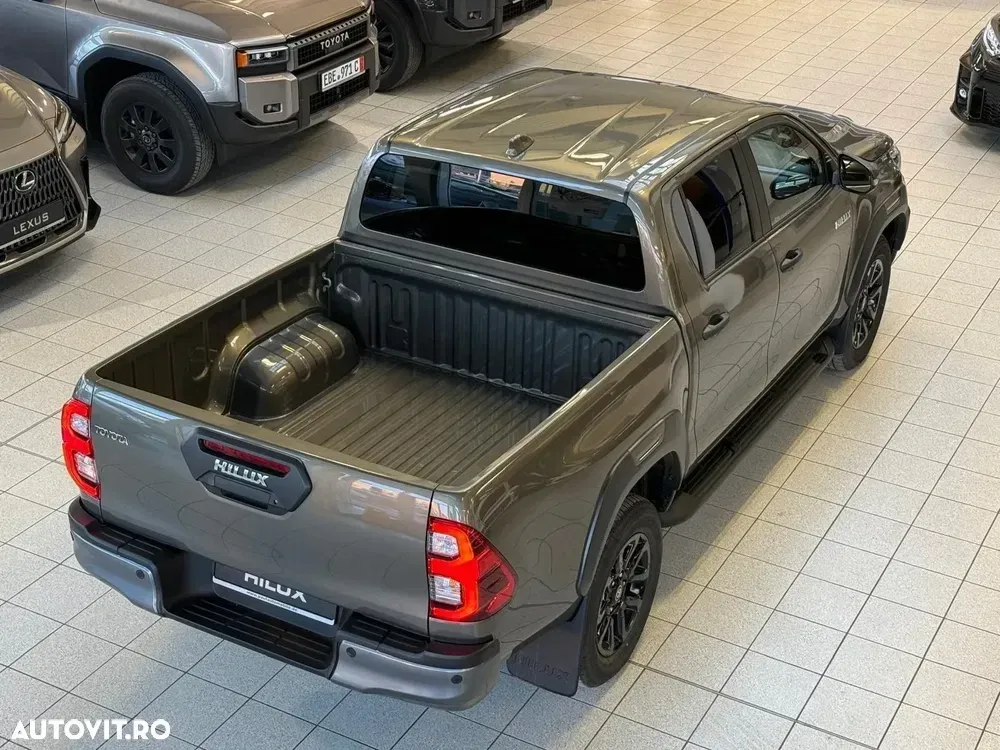Toyota Hilux VIII 2.8D 204CP 4x4 Double Cab AT Invincible — imagine 5