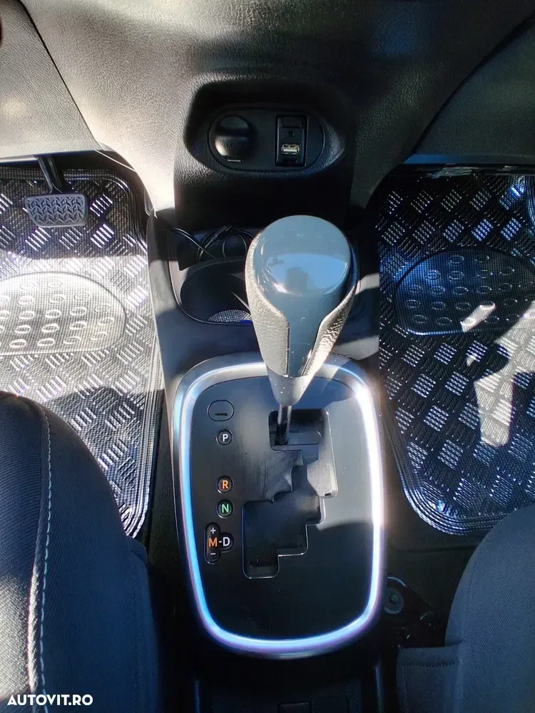 Toyota Yaris — imagine 5