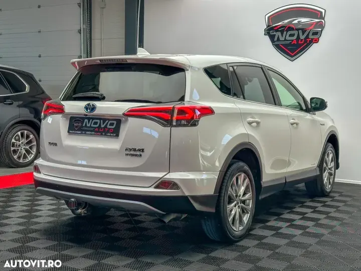 Toyota RAV4 IV