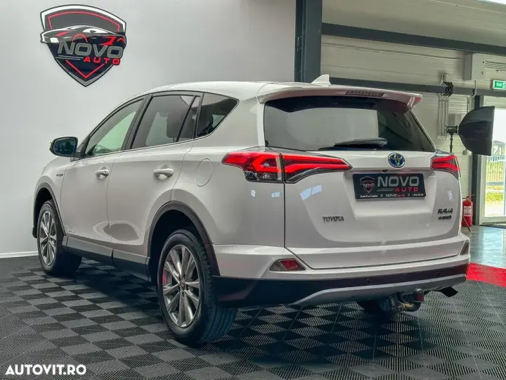 Toyota RAV4 IV