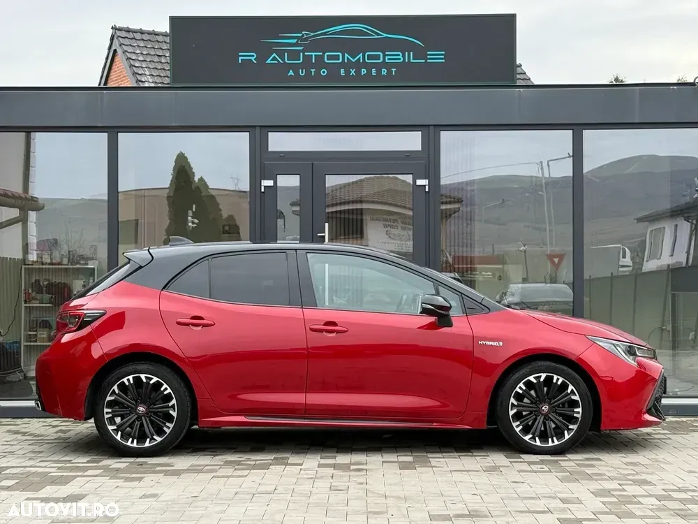 Toyota Corolla 1.8 HSD Dynamic GR Sport — imagine 2