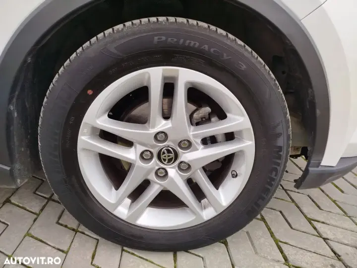 Toyota C-HR 1.8 HSD 4x2 CVT C-enter