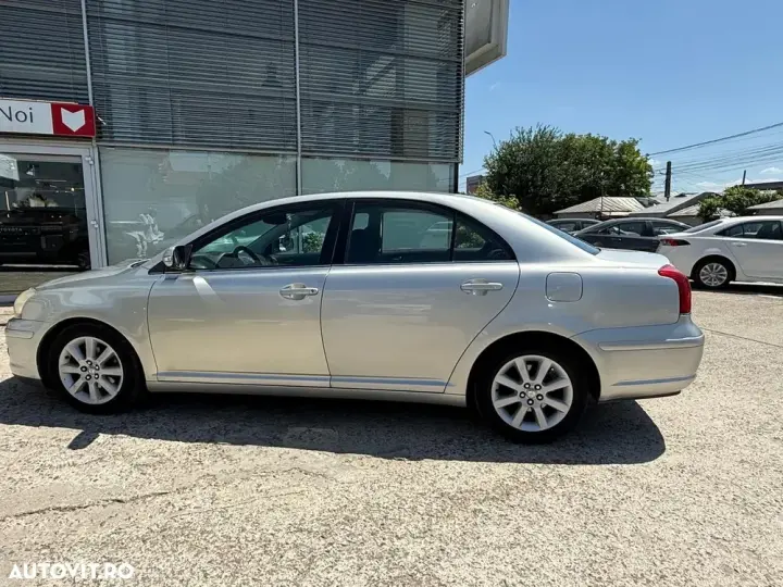 Toyota Avensis II 1.6 Sedan Terra