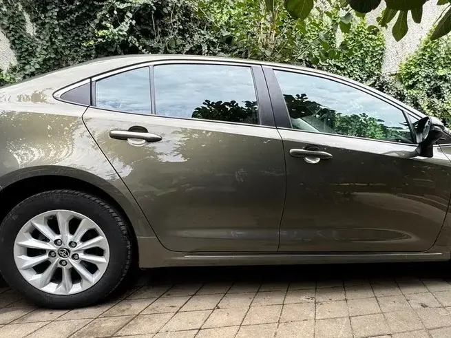 Toyota Corolla XII 1.8 HSD Business