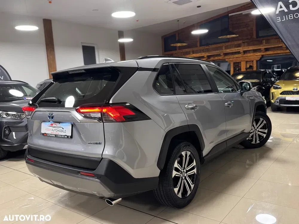 Toyota RAV4 — imagine 3