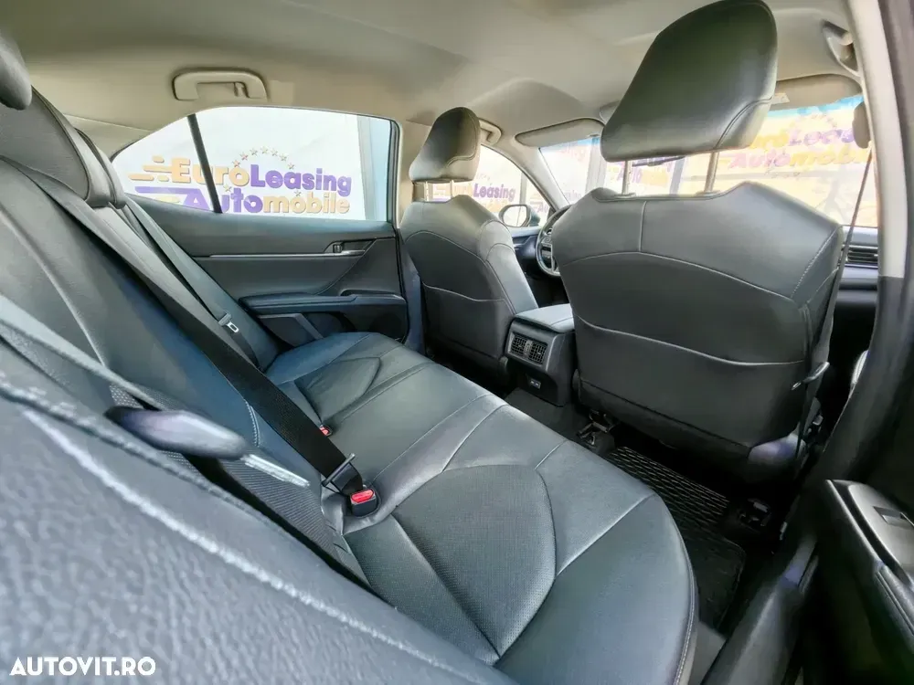 Toyota Camry 2.5 Dynamic — imagine 6