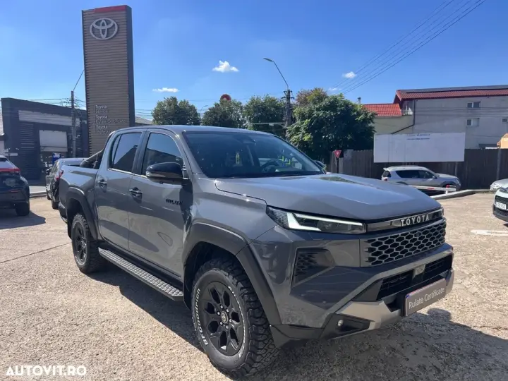 Toyota Hilux VIII