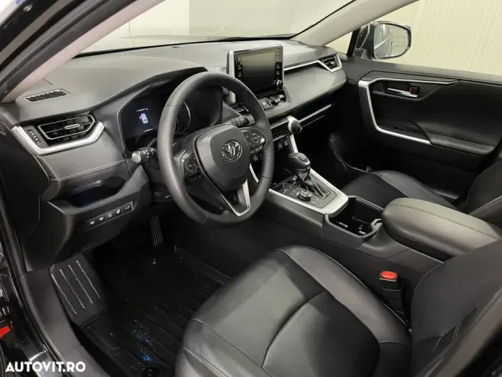 Toyota RAV4 V 2.0P CVT AWD Luxury