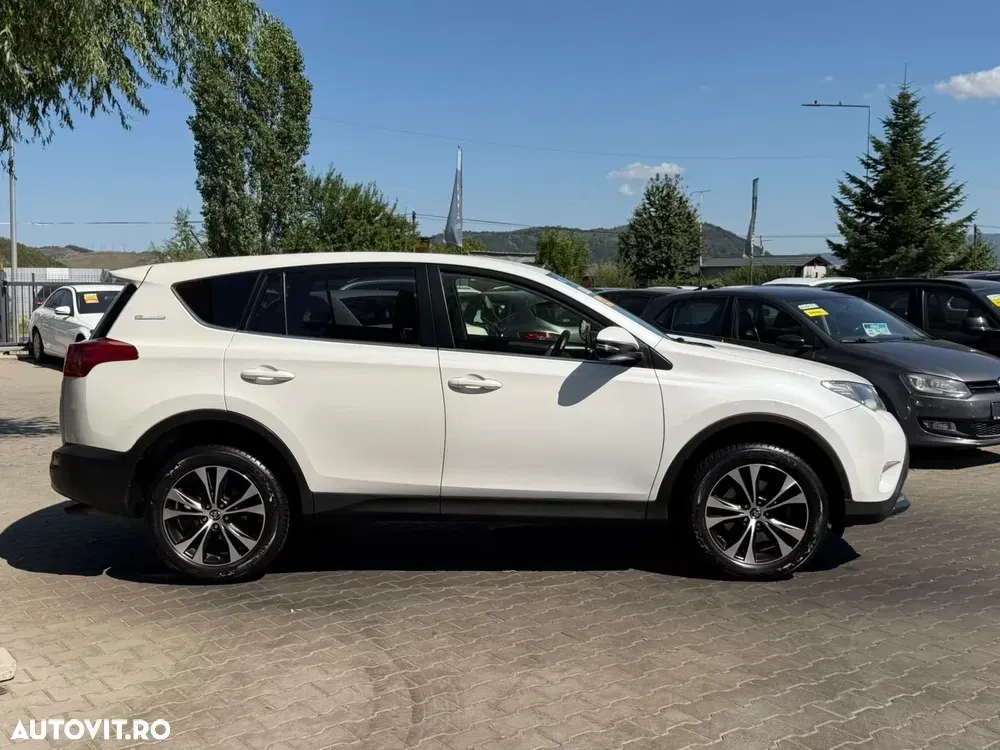 Toyota RAV4 2.0 D-4D 2WD Comfort — imagine 5
