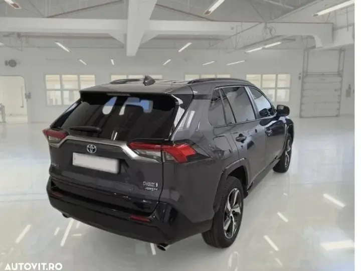 Toyota RAV4 V