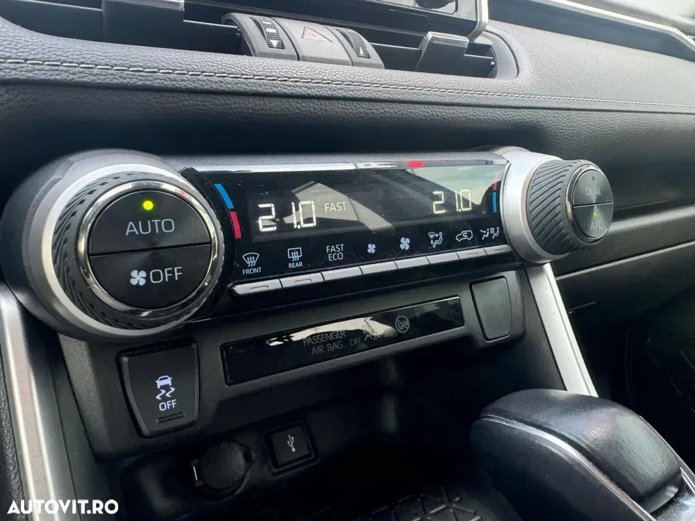 Toyota RAV4 V 2.5 4x2 Comfort — imagine 5