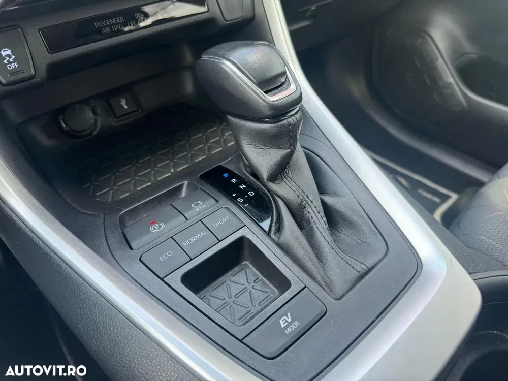 Toyota RAV4 V 2.5 4x2 Comfort — imagine 4