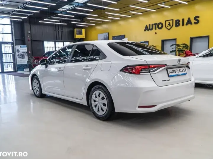 Toyota Corolla Sedan 1.5 TNGA MT Business