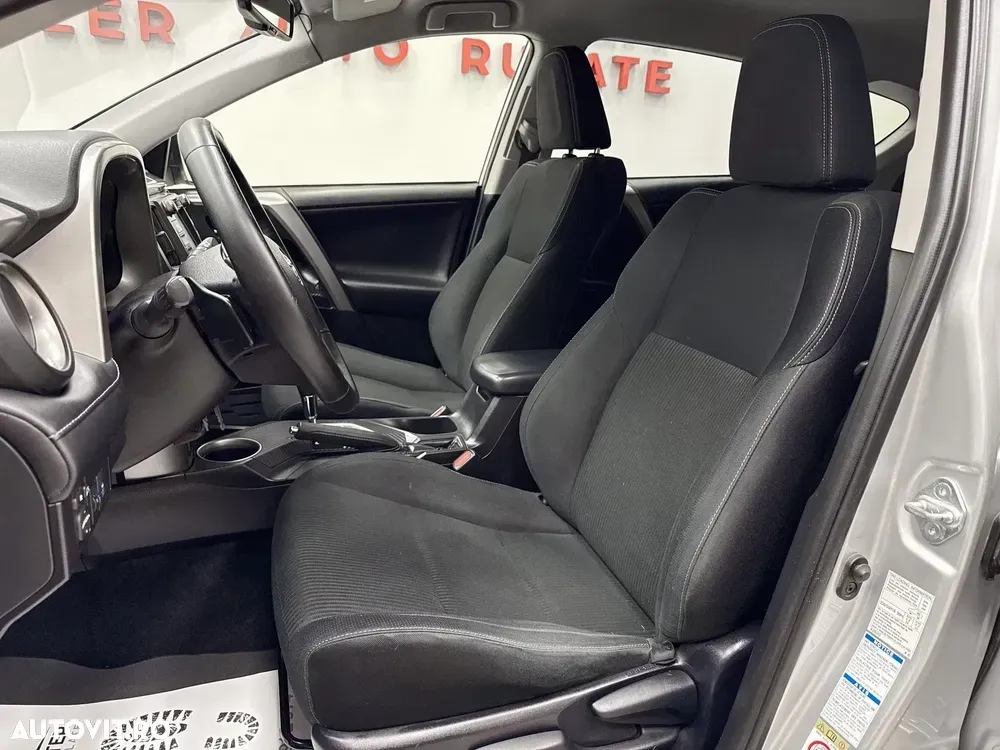 Toyota RAV4 2.2 D-4CAT 4WD Aut Executive — imagine 6
