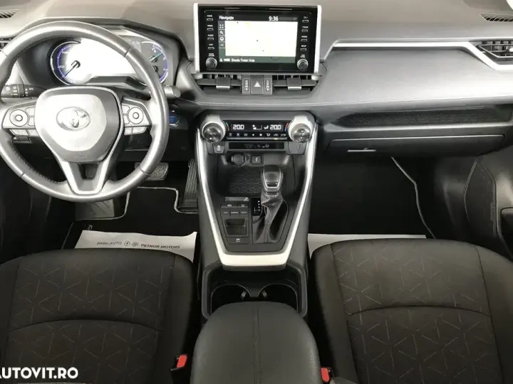 Toyota RAV4 V