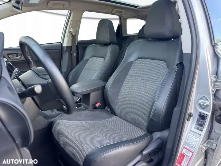 Toyota Auris II 1.8 L VVT-i HSD Sol +