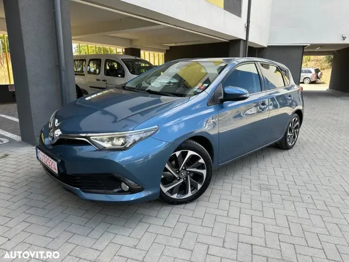 Toyota Auris 1.8 L VVT-i Sol+