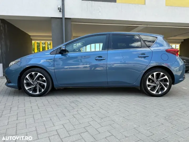 Toyota Auris 1.8 L VVT-i Sol+