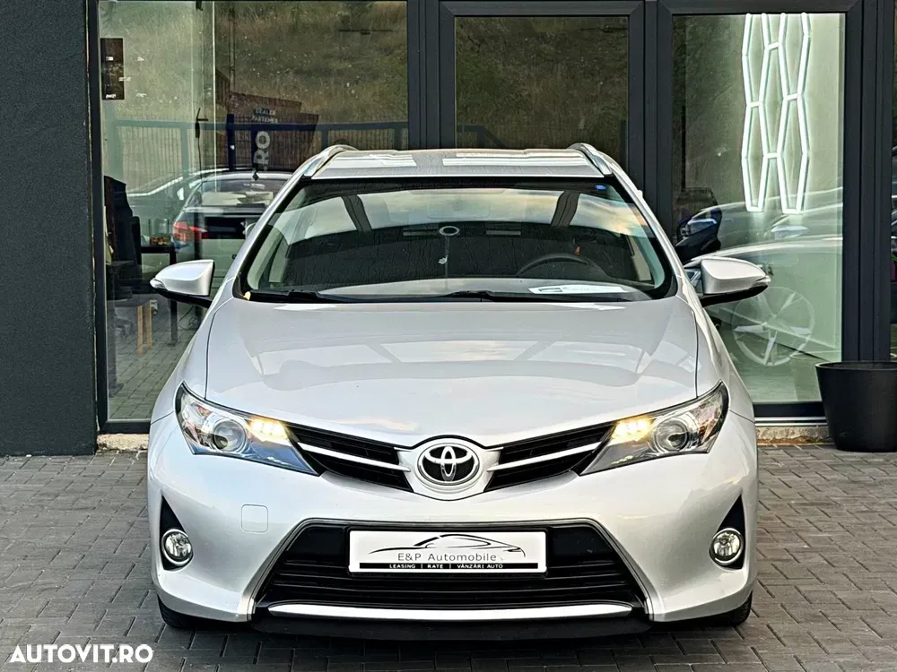 Toyota Auris 1.4 D-4D Unique — imagine 2