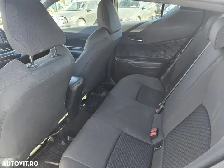 Toyota C-HR 1.8 HSD 4x2 CVT C-enter