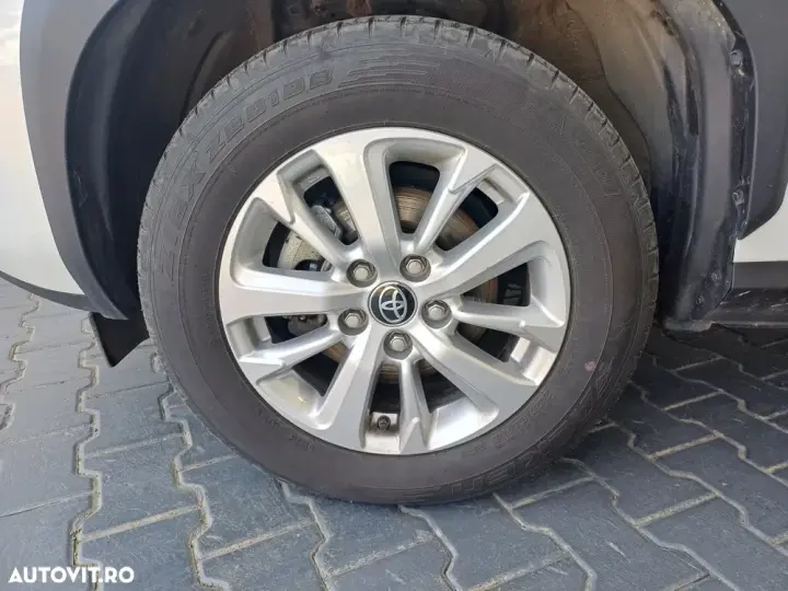 Toyota Yaris 1.5 VVT-i HSD Exclusive Style