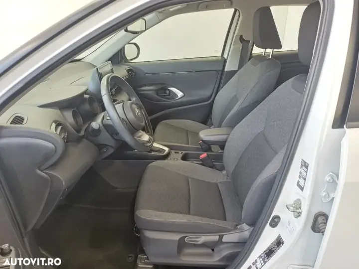 Toyota Yaris 1.5 VVT-i HSD Exclusive Style